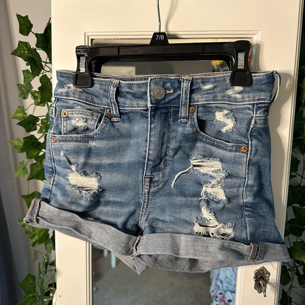 high waisted, ripped, double 0, short shorts! brand: american eagle